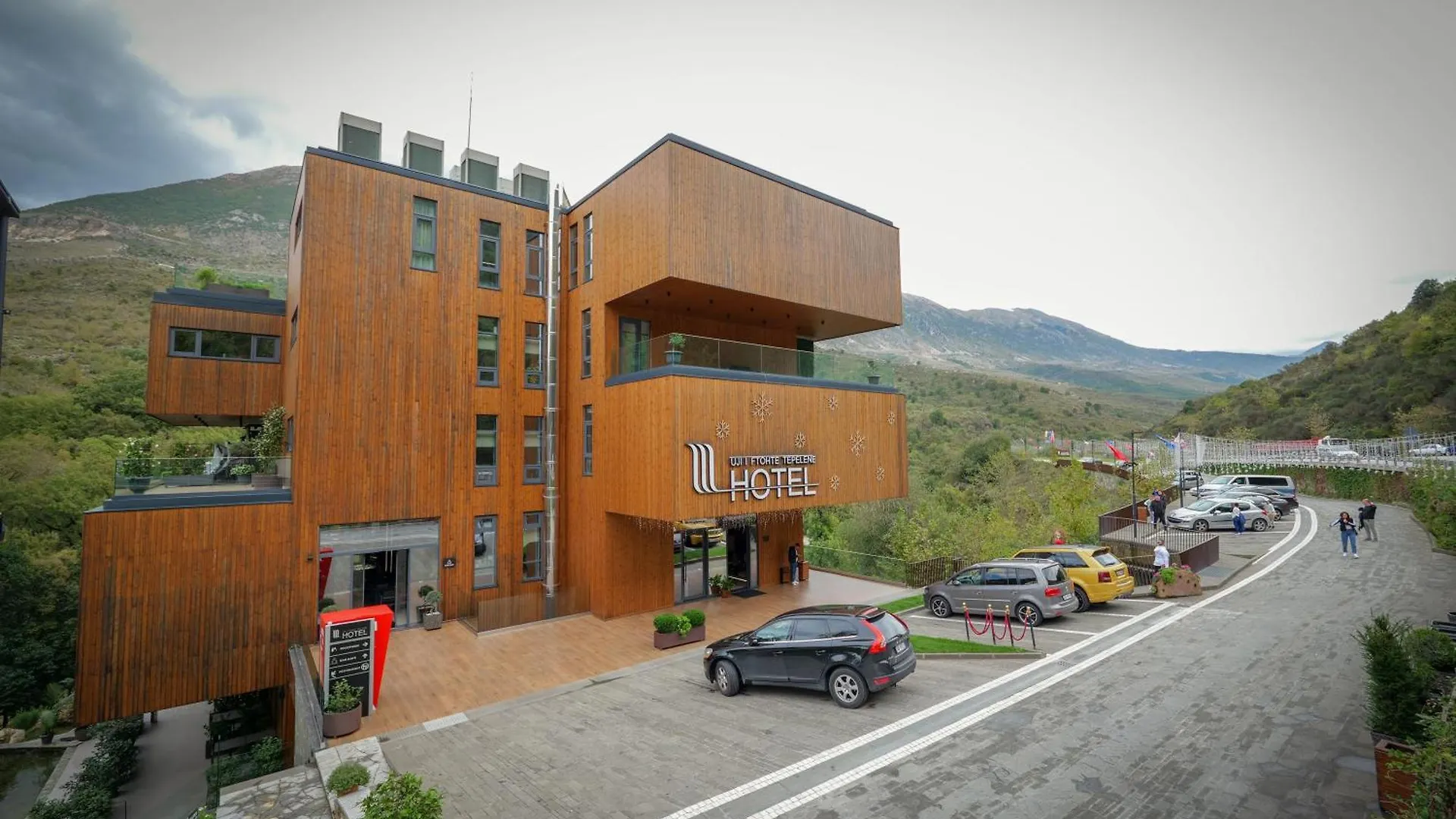 Hotel Uji Ftohte Tepelene