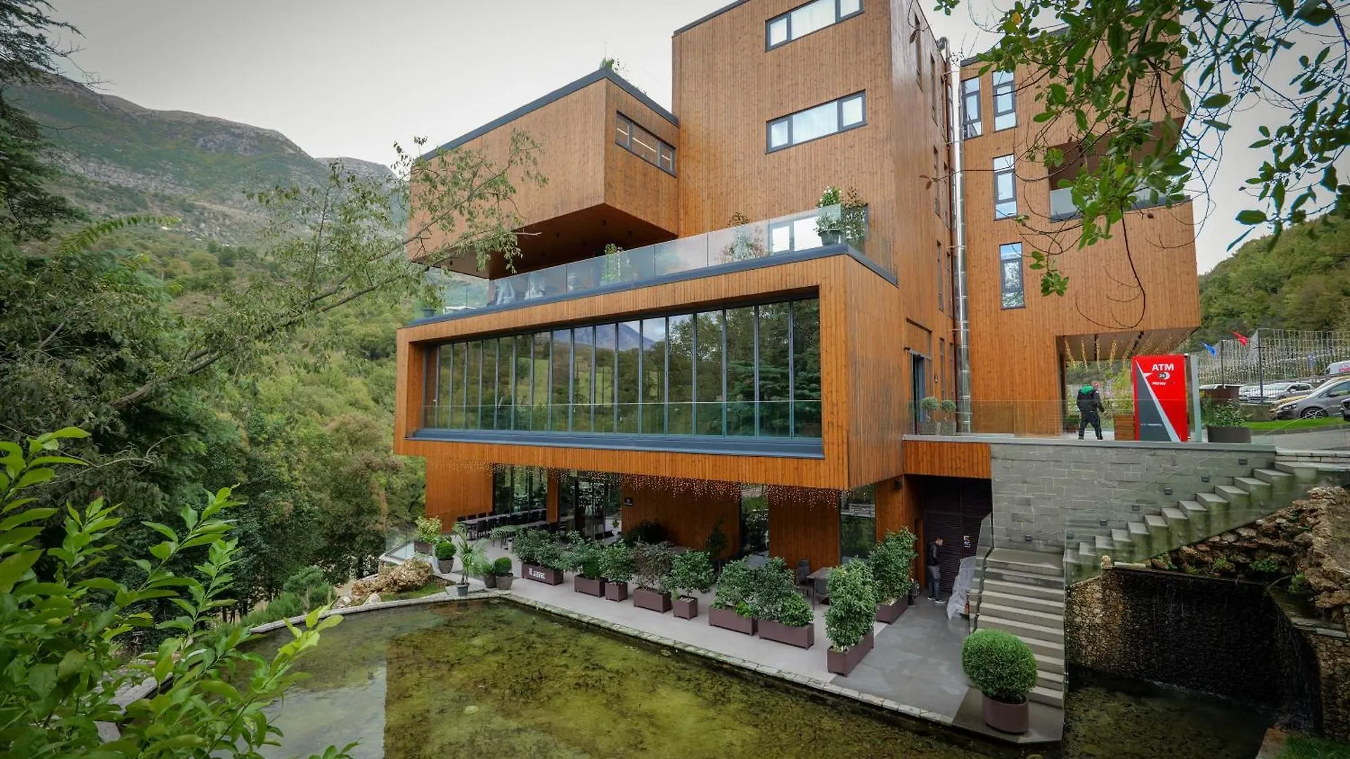 Hotel Uji Ftohte Tepelene Albanien