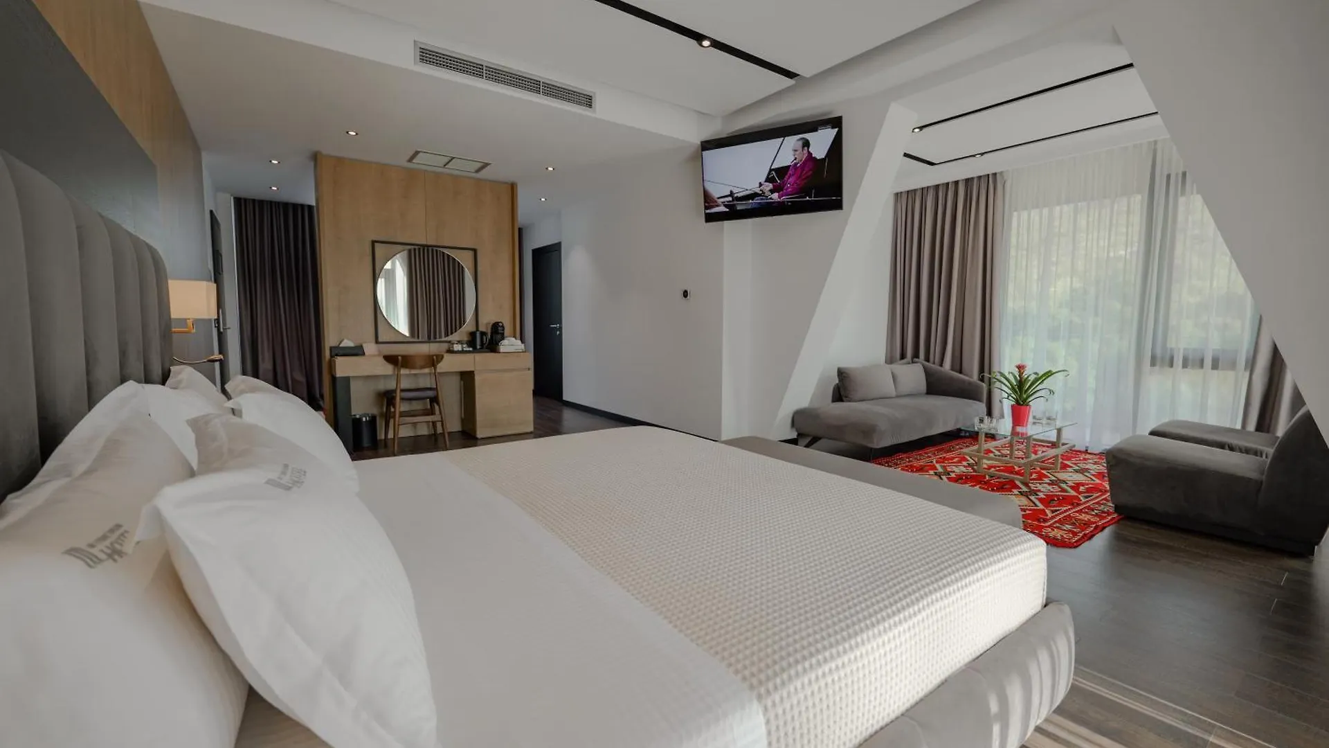 ****  Hotel Uji Ftohte Tepelene Albanien